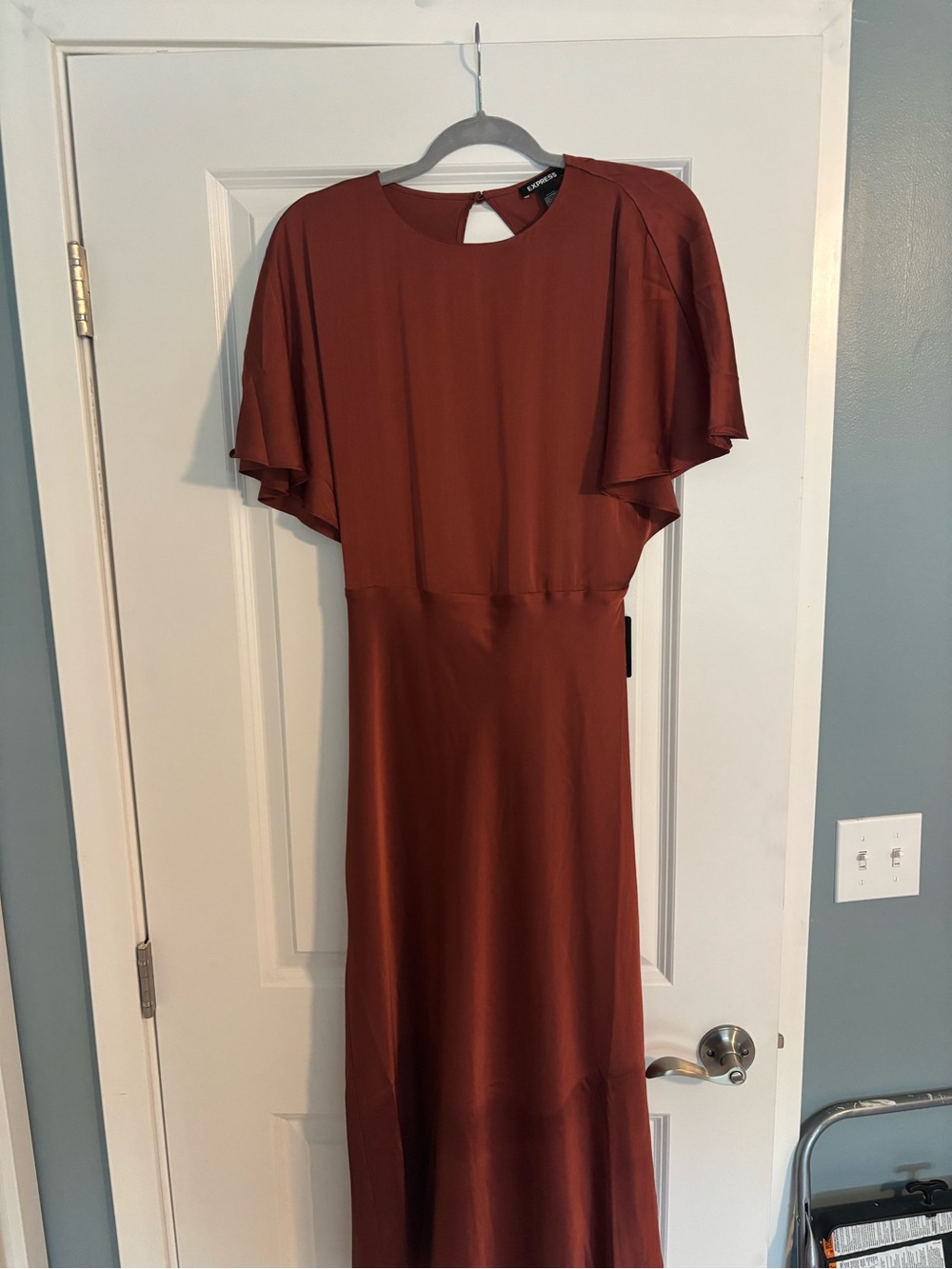 NWT Express Rust Midi Dress with Flutter Sleeves